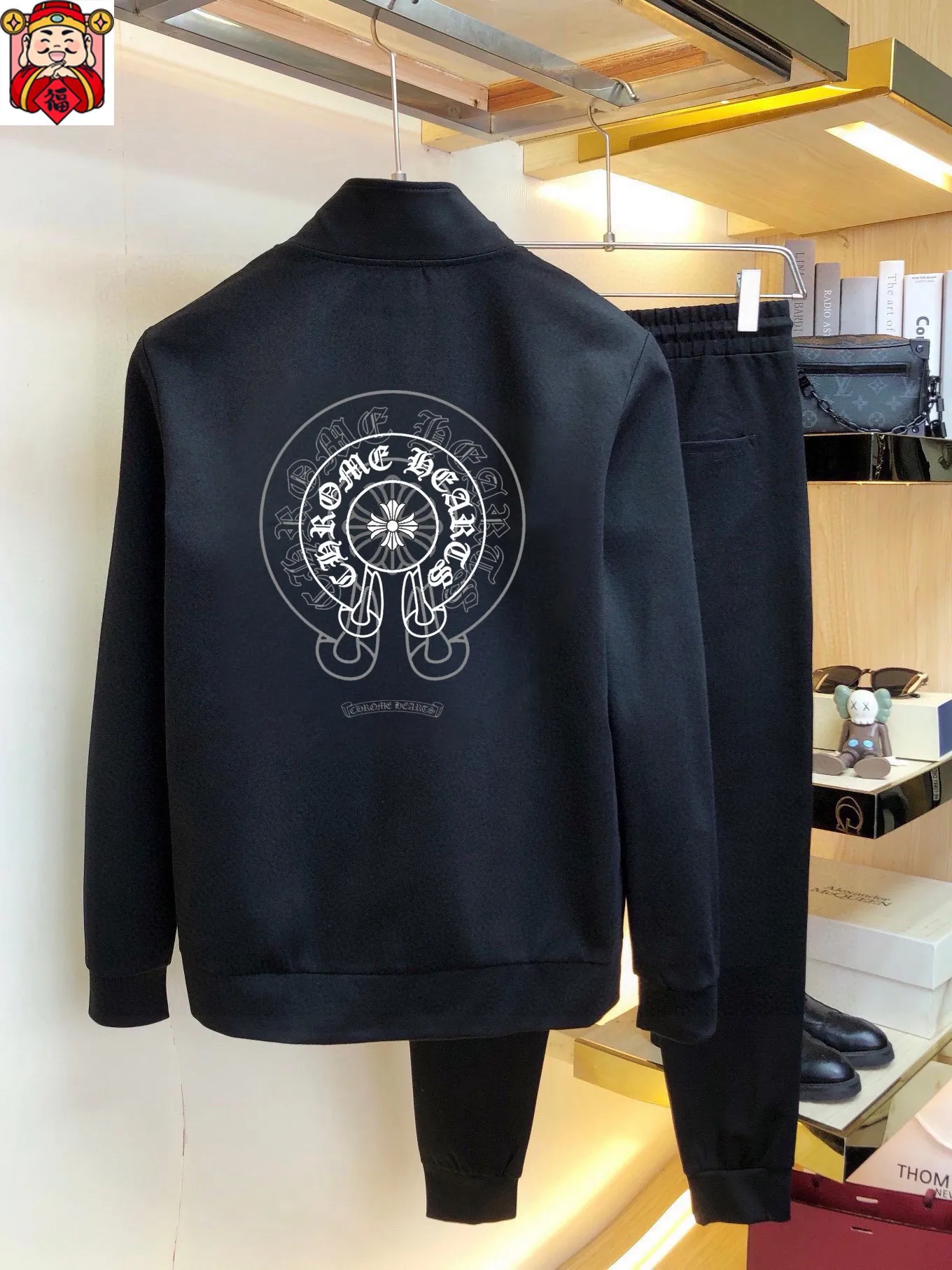 🅿️420 [ChampionHearts] (Gospel for Fatty) hot-selling suit is coming. Focus on the original version of the official website. 2025 new hot-selling cardigan and sweatshirt suit. The original order is the best. 🇭🇰The meticulous work of top designers is dedicated to a fitting and perfect upper body effect. All-natural high-quality Roman cotton 100%, close-fitting comfort, noble and elegant! Original hardware embodies elegance and nobility! Counter size: M-5XL (maximum wear up to 220 pounds)